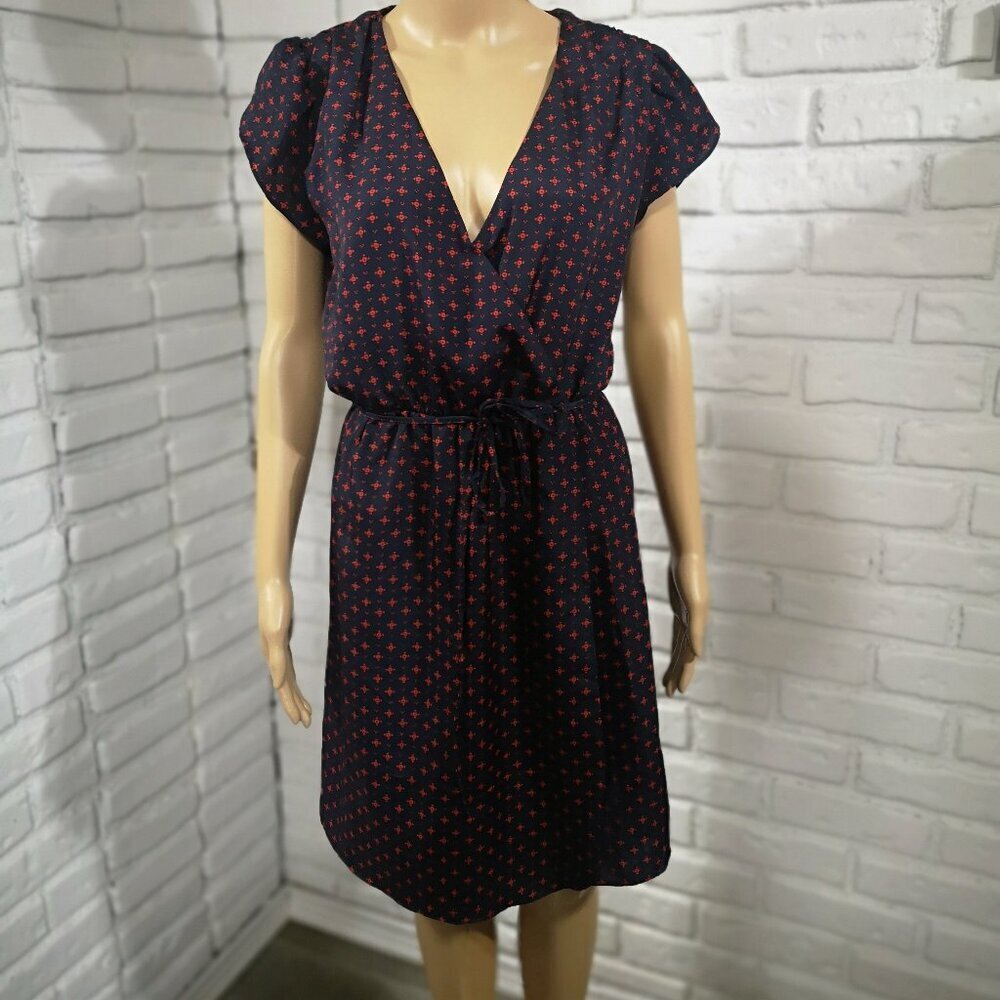 Gap Factory Ladies Size Medium Black w/ Red Pattern Cap Sleeves V-neck Dress